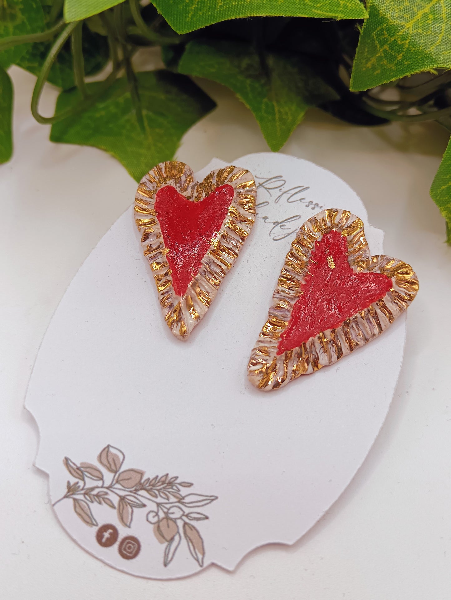 Orecchini cuore in ceramica lustro oro