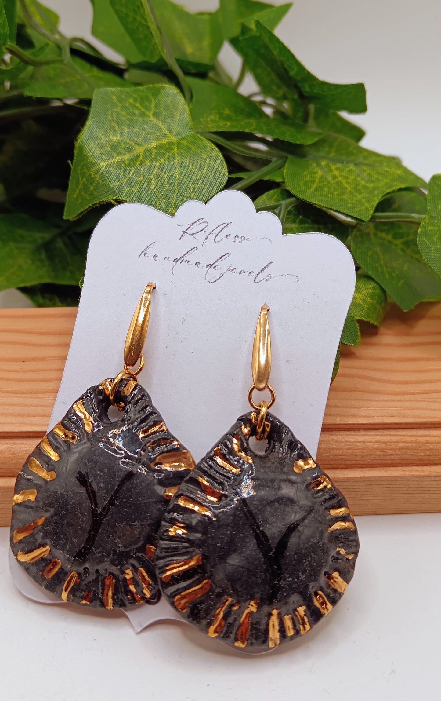 Orecchini pendenti goccia larga