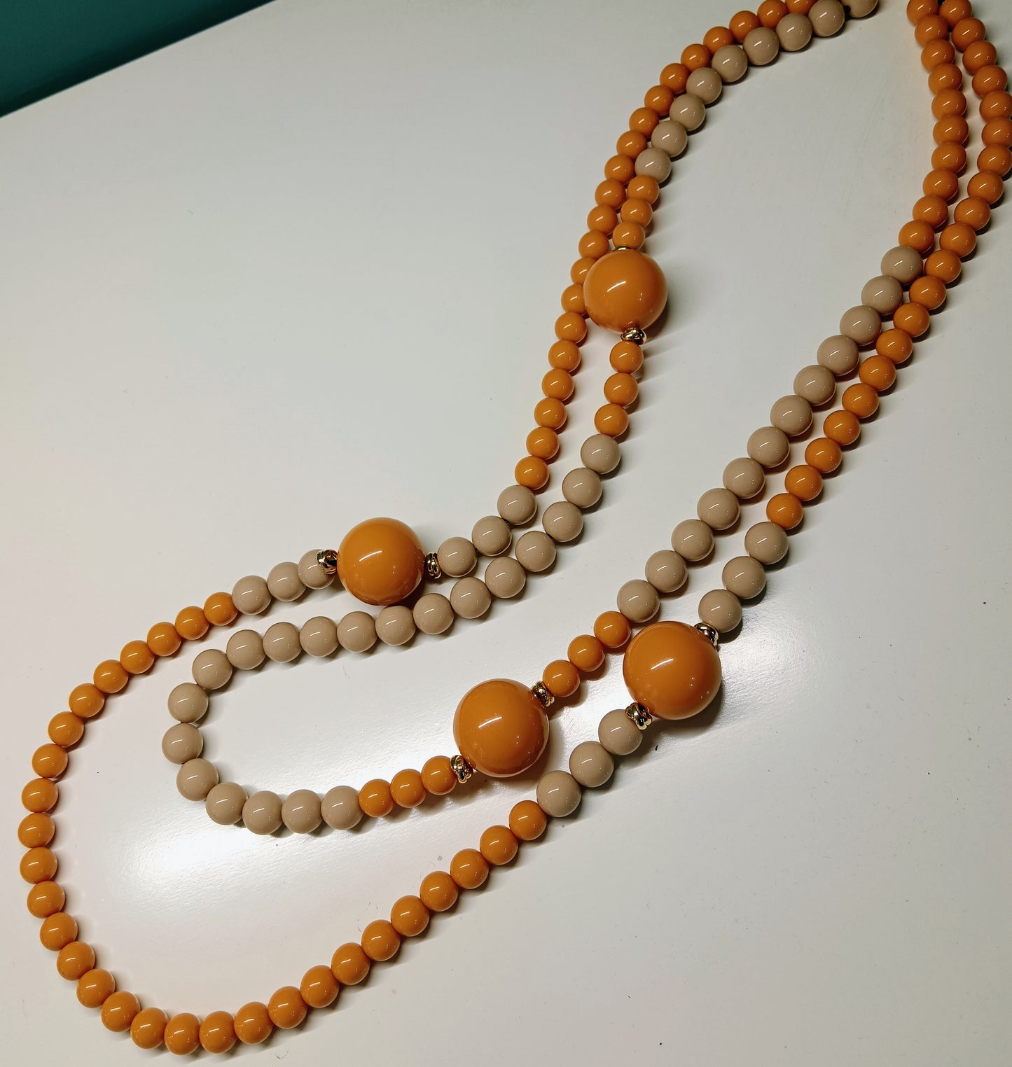 Collana artigianale a due giri STACCABILI con boule in resina