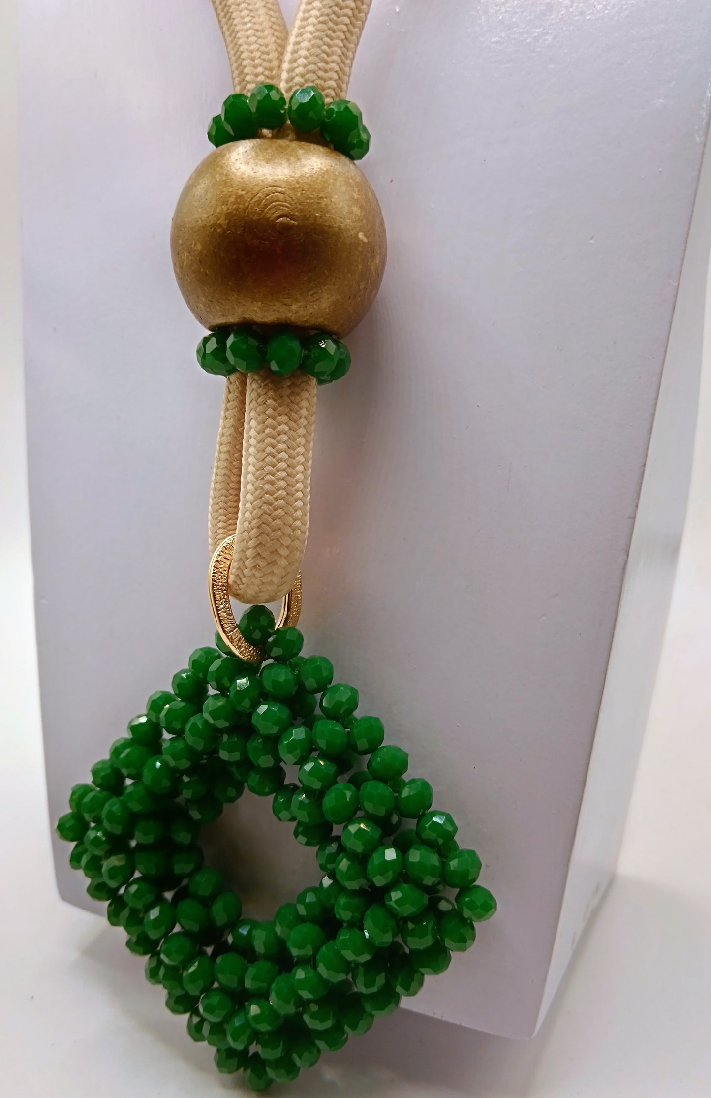 Collana lunga con rombo in critallo